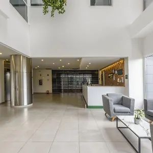 Hotel Express Junior By Marriott Aeropuerto, Bogota